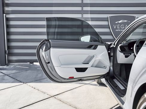 Used 2025 Porsche 911 Carrera image 23