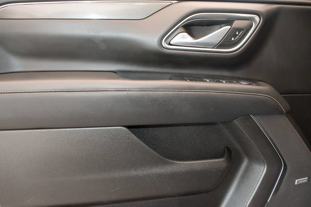 Used 2024 GMC Yukon AT4 w/ AT4 Premium Package AWD/4WD image 24