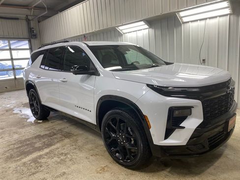 New 2026 Chevrolet Traverse RS w/ LPO, Floor Liner Package image 5