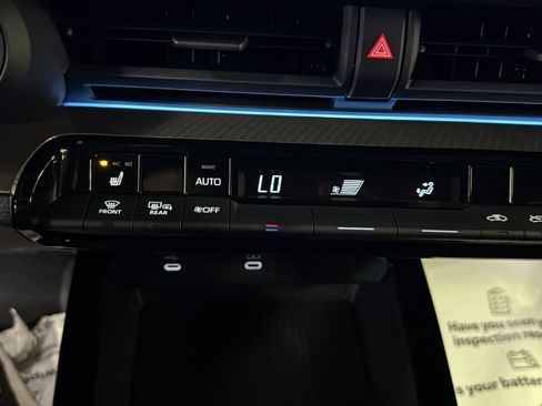 Used 2024 Toyota Prius XLE AWD/4WD image 14