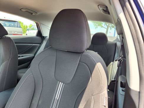 Used 2023 Hyundai Elantra SEL FWD image 11