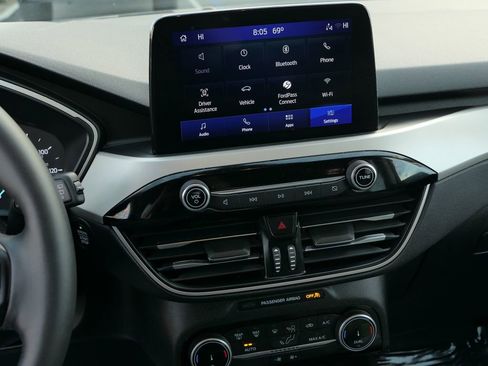 Used 2022 Ford Escape SE w/ SE Sport Appearance Package image 21