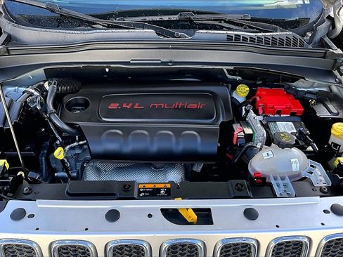 Used 2018 Jeep Renegade Limited w/ UConnect 8.4 Nav Group image 11