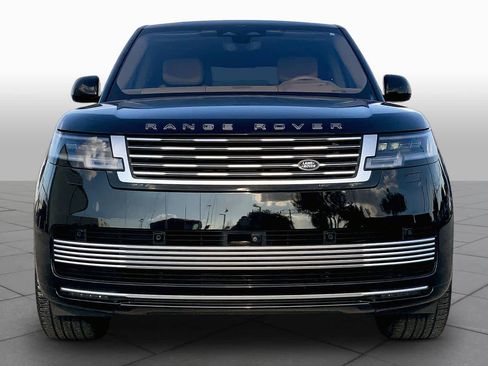 Used 2023 Land Rover Range Rover SV AWD/4WD image 4