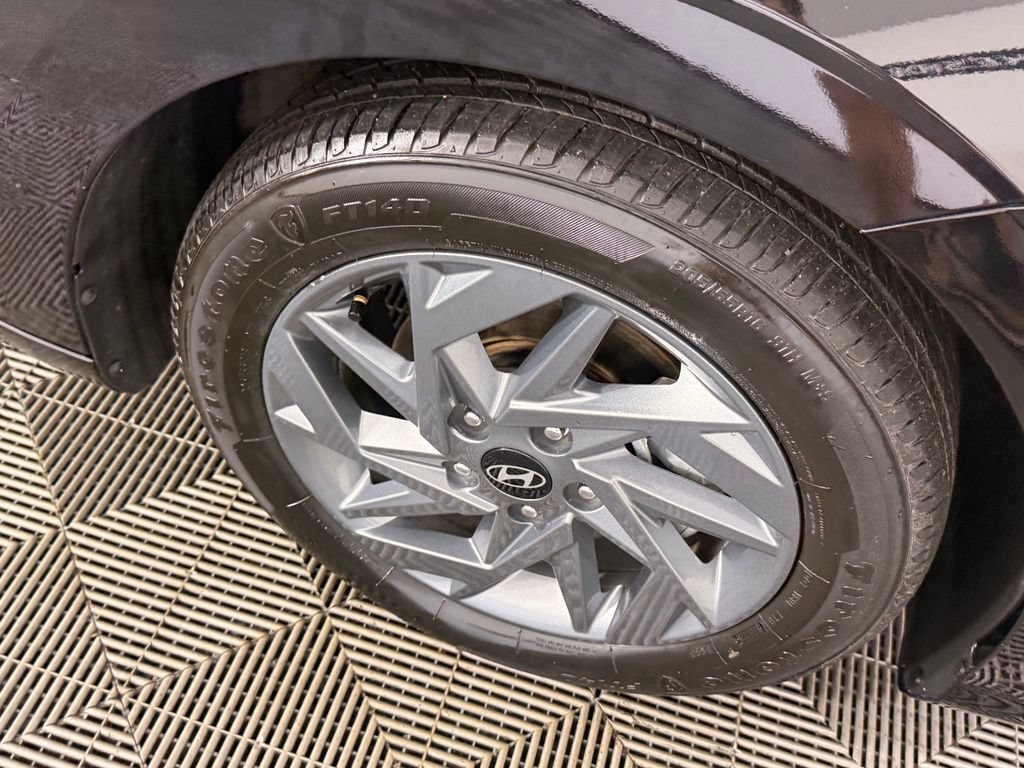 Used 2024 Hyundai Elantra SEL FWD image 14