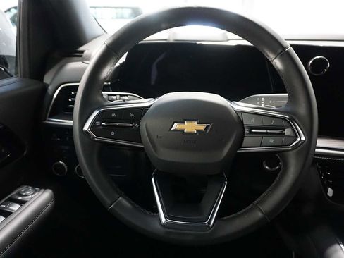 Certified 2025 Chevrolet Suburban LS image 11