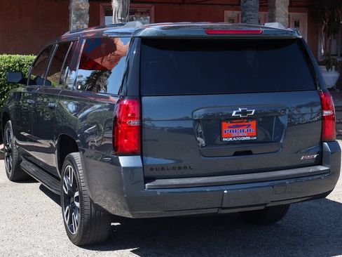 Used 2019 Chevrolet Suburban LT RWD image 6