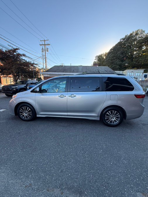 Used 2019 Toyota Sienna XLE FWD image 8