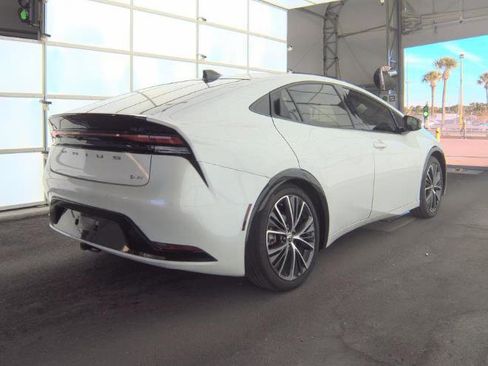 Used 2023 Toyota Prius XLE image 6