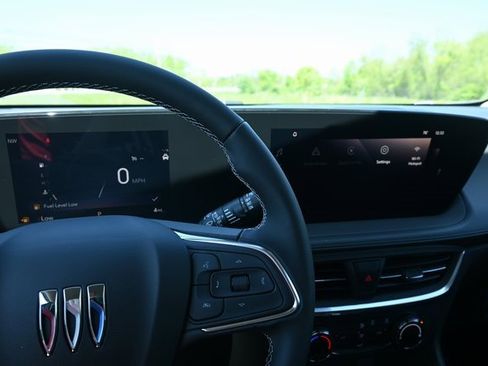 Used 2024 Buick Encore GX Preferred image 19