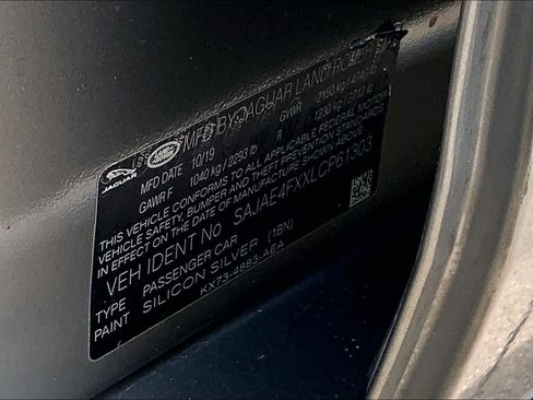 Used 2020 Jaguar XE S RWD image 33