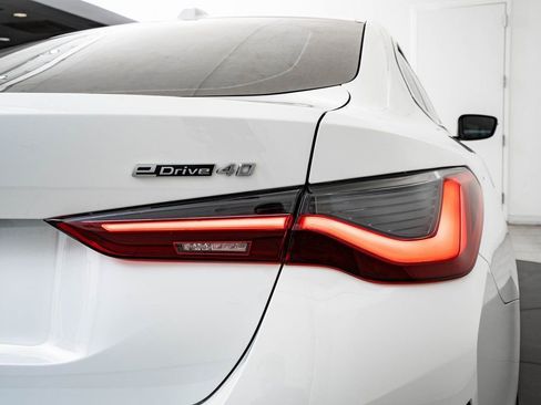 Used 2023 BMW i4 eDrive40 w/ Premium Package RWD image 9