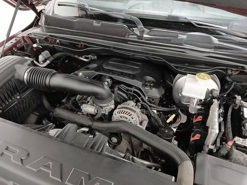 Used 2019 RAM 1500 Laramie AWD/4WD image 29