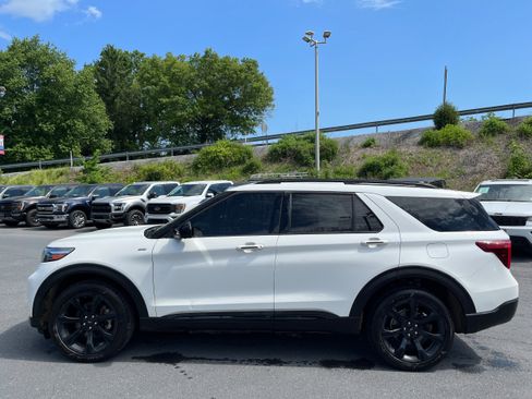 Used 2022 Ford Explorer ST-Line AWD/4WD image 6