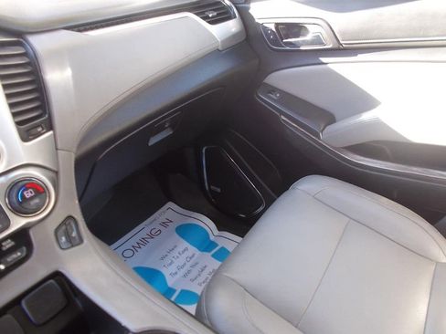 Used 2018 Chevrolet Suburban LT image 25