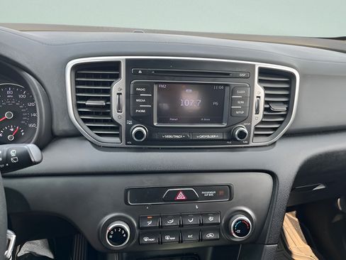 Used 2019 Kia Sportage LX AWD/4WD image 10