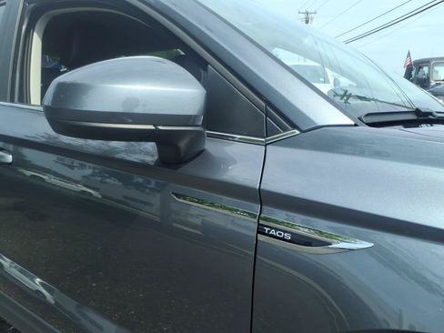 Certified 2023 Volkswagen Taos SE FWD image 8