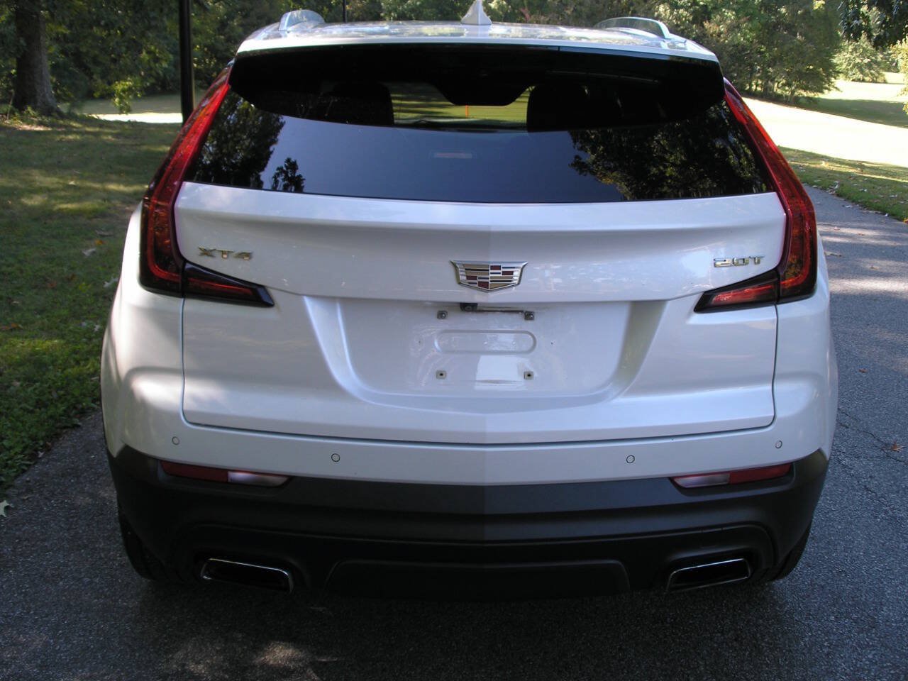 Used 2019 Cadillac XT4 Luxury w/ Cold Weather Package FWD image 7