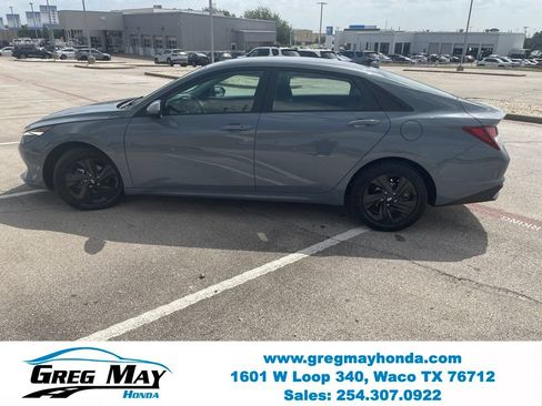Used 2022 Hyundai Elantra SEL w/ Convenience Package FWD image 7