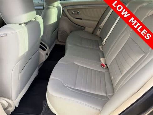 Used 2018 Ford Taurus SE image 5