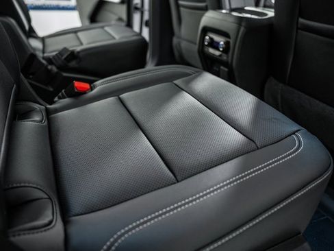 New 2026 Chevrolet Traverse LT w/ Sun and Wheel Package image 34