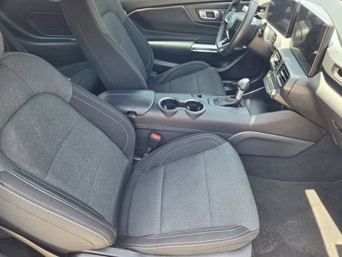 Used 2025 Ford Mustang Coupe RWD image 11