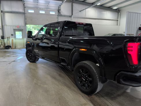 Used 2026 GMC Sierra 2500 AT4 w/ AT4 Premium Plus Package AWD/4WD image 4