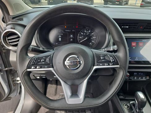 Used 2021 Nissan Kicks SV FWD image 34