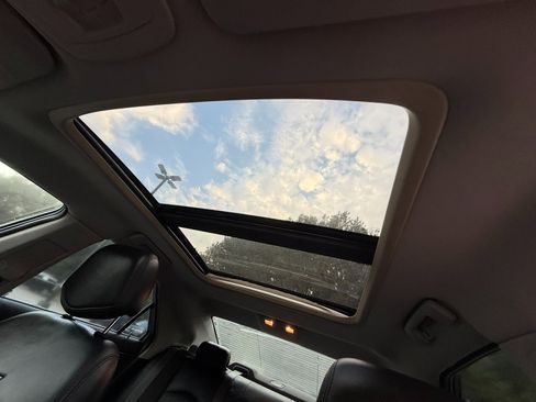 Used 2010 Cadillac CTS Luxury image 21