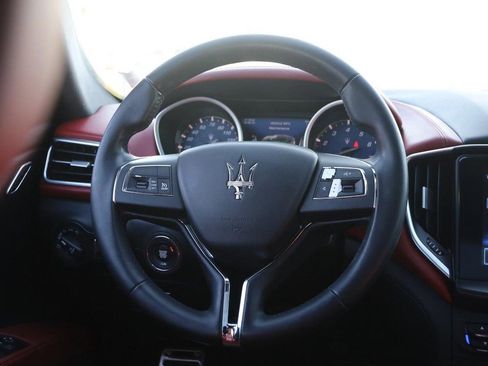 Used 2018 Maserati Ghibli S GranLusso image 22