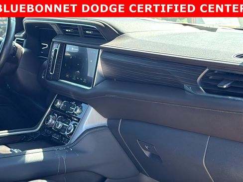 Used 2022 GMC Yukon Denali AWD/4WD image 29