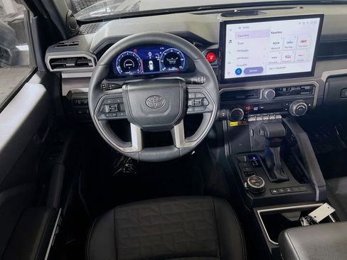 Certified 2025 Toyota 4Runner TRD Off-Road Premium w/ Tow Technology Package AWD/4WD image 20