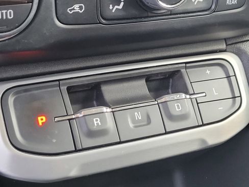 Used 2022 GMC Acadia SLE image 20