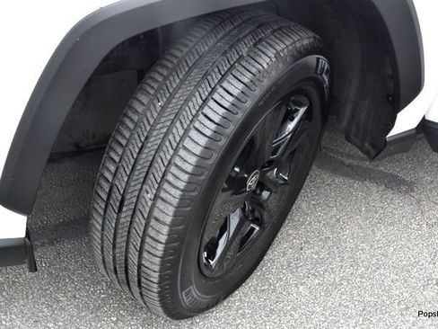 Used 2021 Toyota RAV4 XLE image 7