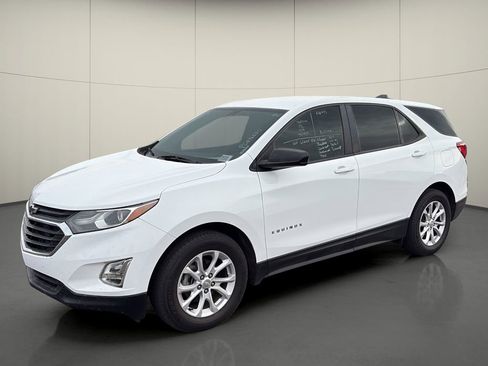 Used 2020 Chevrolet Equinox LS image 3