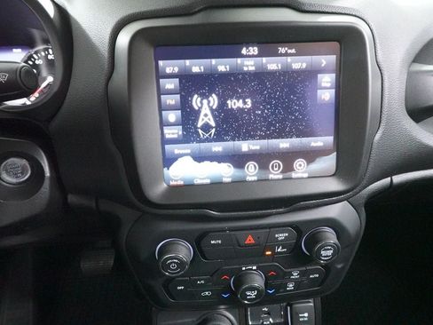 Used 2023 Jeep Renegade Trailhawk AWD/4WD image 14