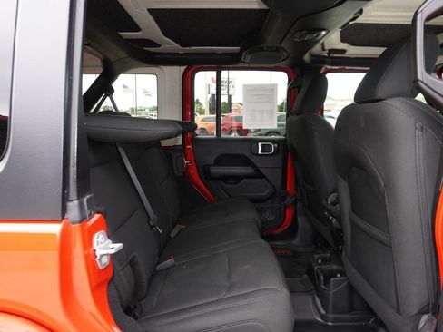Used 2019 Jeep Wrangler Unlimited Sahara AWD/4WD image 27