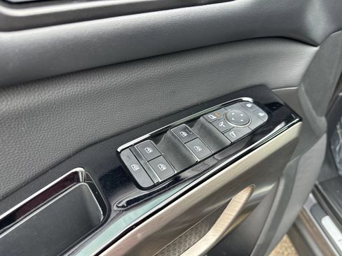 Used 2022 Nissan Pathfinder Platinum w/ Cargo Package AWD/4WD image 18