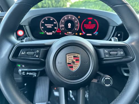 Used 2025 Porsche Cayenne image 26