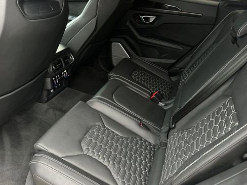 Used 2022 Lamborghini Urus image 10