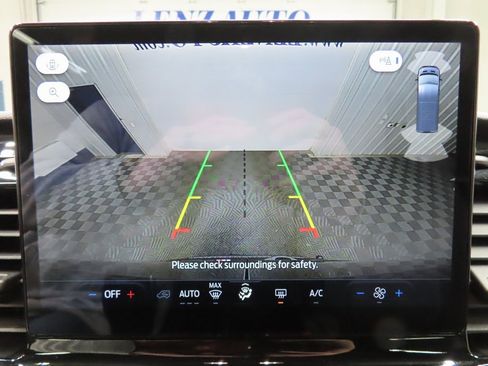 Used 2024 Ford Transit 350 XLT image 17