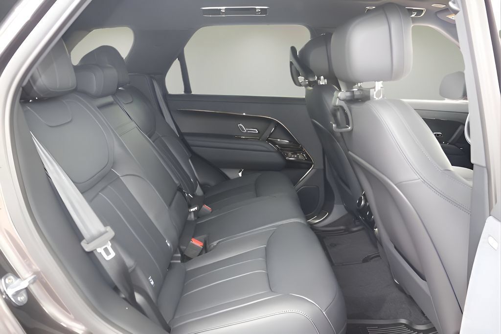 New 2026 Land Rover Range Rover Sport Dynamic SE AWD/4WD image 16