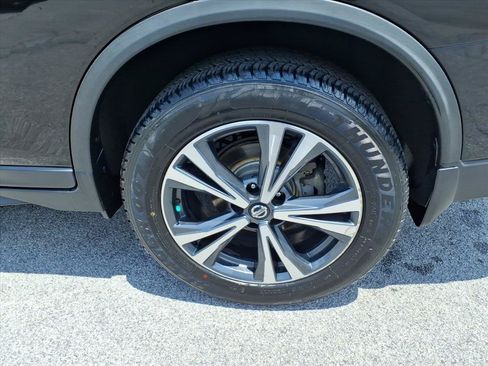 Used 2019 Nissan Rogue SV w/ Premium Package AWD/4WD image 8