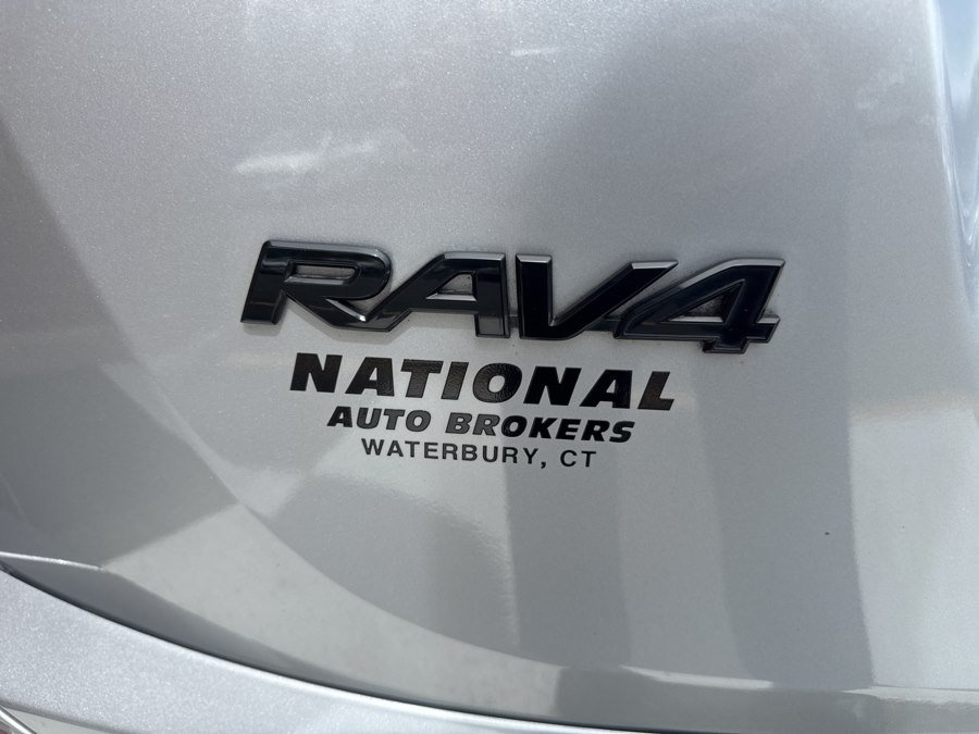 Used 2018 Toyota RAV4 XLE AWD/4WD image 41