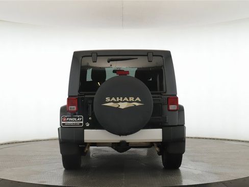 Used 2014 Jeep Wrangler Unlimited Sahara w/ Connectivity Group image 11