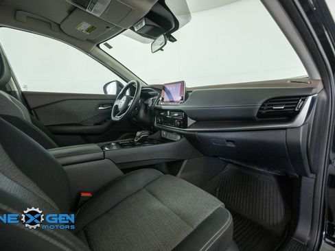 Used 2022 Nissan Rogue SV FWD image 37