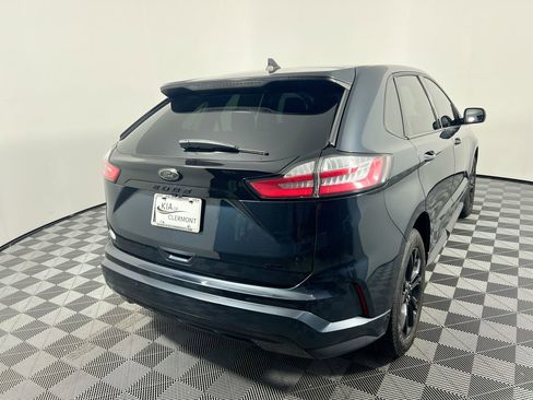 Used 2022 Ford Edge SE w/ Black Appearance Package image 3