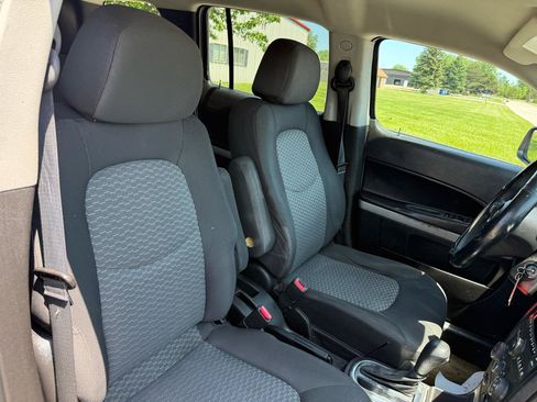 Used 2011 Chevrolet HHR LT FWD image 22