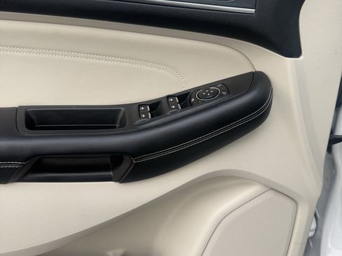 Used 2022 Ford Edge Titanium w/ Equipment Group 301A image 18