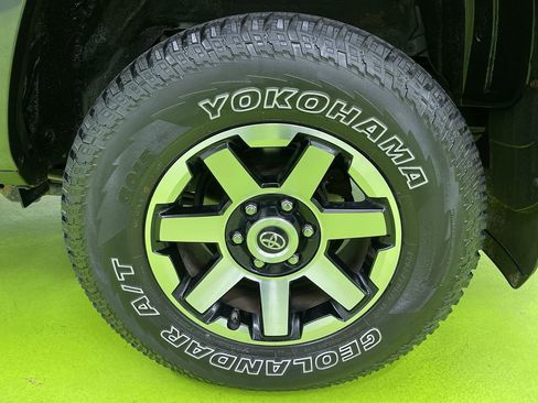 Used 2017 Toyota 4Runner TRD Off-Road image 13